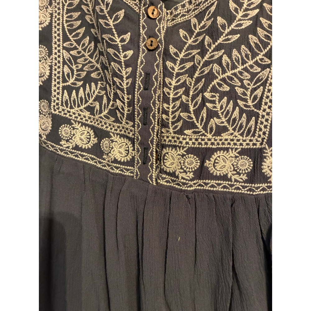 0124 NWT in bloom blue shirt with embroidery around the neck and shoulders. - Picture 6 of 10